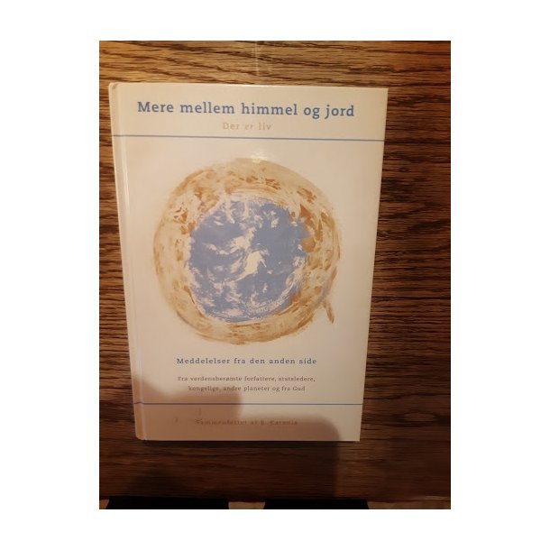 Karenia: Mere mellem himmel og jord - Der er liv - Brugt - velholdt