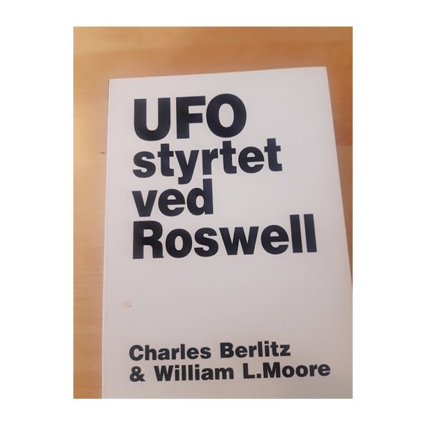 Berlitz, Charles: UFO styrtet ved Roswell - (Brugt - velholdt)