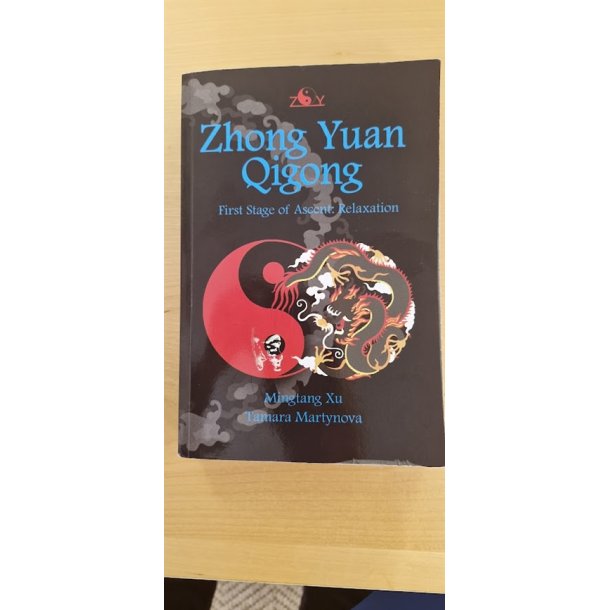 Mingtang Xu: Zhong Yuan Qigong 1, 2, 3 & 4 (ENGELSK TEKST) - (BRUGT - FREMSTR SOM NYE) Slges samlet